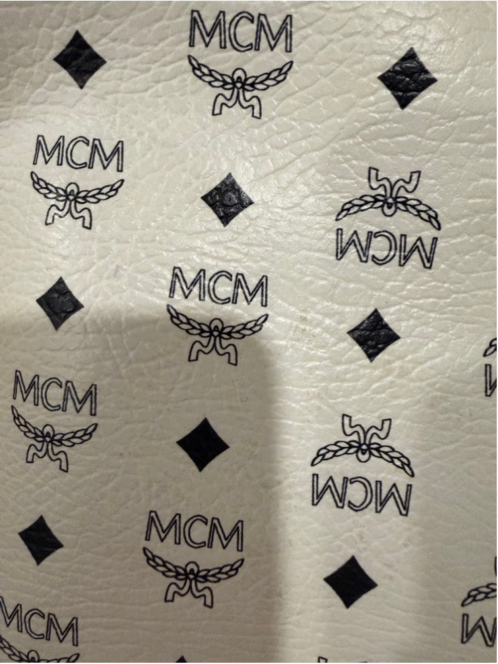 MCM Visetos X Vogue Korea Pouch in White and Multicolor - Lip Clutch - Picture 4 of 7